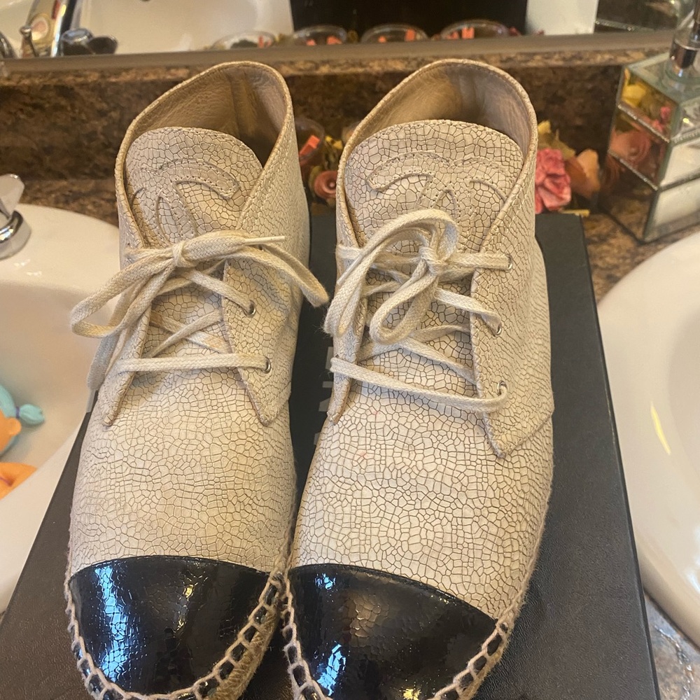 Chanel espadrilles high top sz41(fits9/9.5)